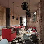 Ibis Centre