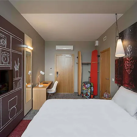 Ibis Centre Hotel 3*