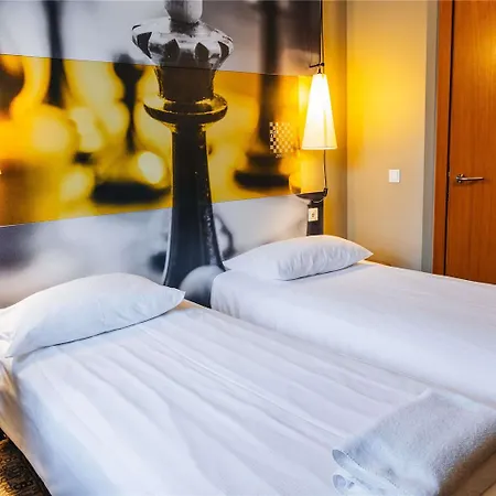 Ibis Centre Hotel 3*