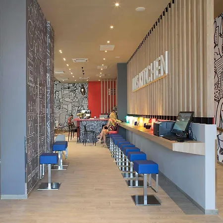 Ibis Centre