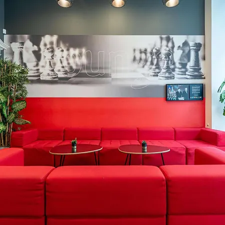 Ibis Centre Hotel 3*