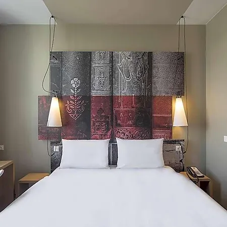 Ibis Centre Hotel 3*