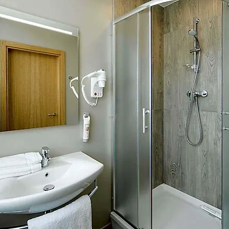 Ibis Centre 3*