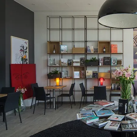 Hotel Ibis Centre 3*