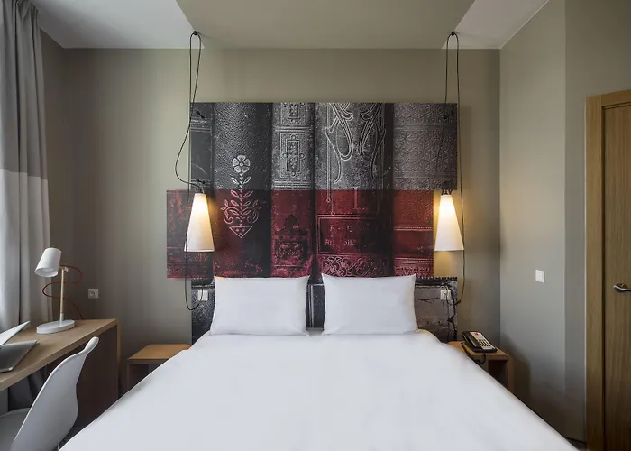 Ibis Centre Hotel 3*