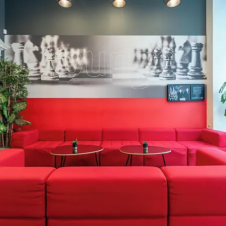 Ibis Centre Hotel 3*