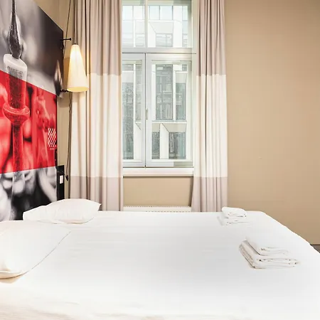 Ibis Centre Hotell 3*