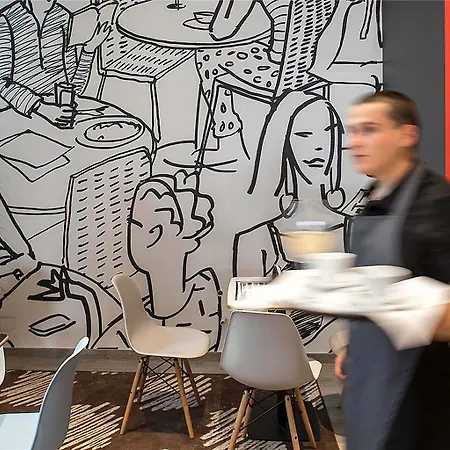 Ibis Centre Hotel 3*