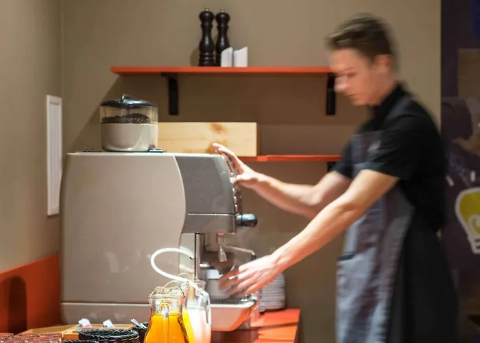 Ibis Centre Hotel 3*